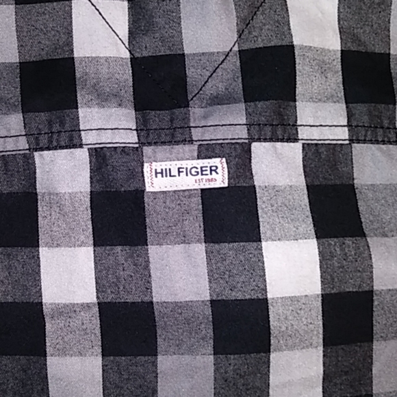Tommy Hilfiger Long sleeve Button Down - Picture 5 of 5